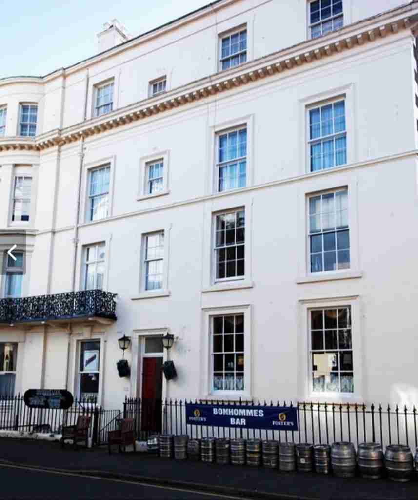 The front of the anassuming dog friendly Bonhommes Bar in Filey